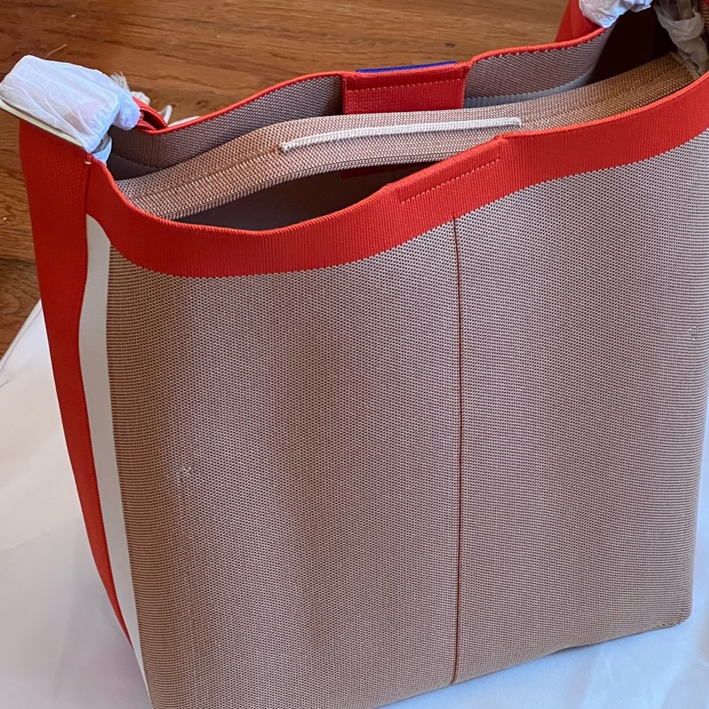 BNIB Caramel Spice Bucket Bag